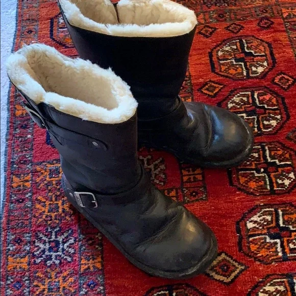 Ugg Leather Boots - Picture 2 of 10
